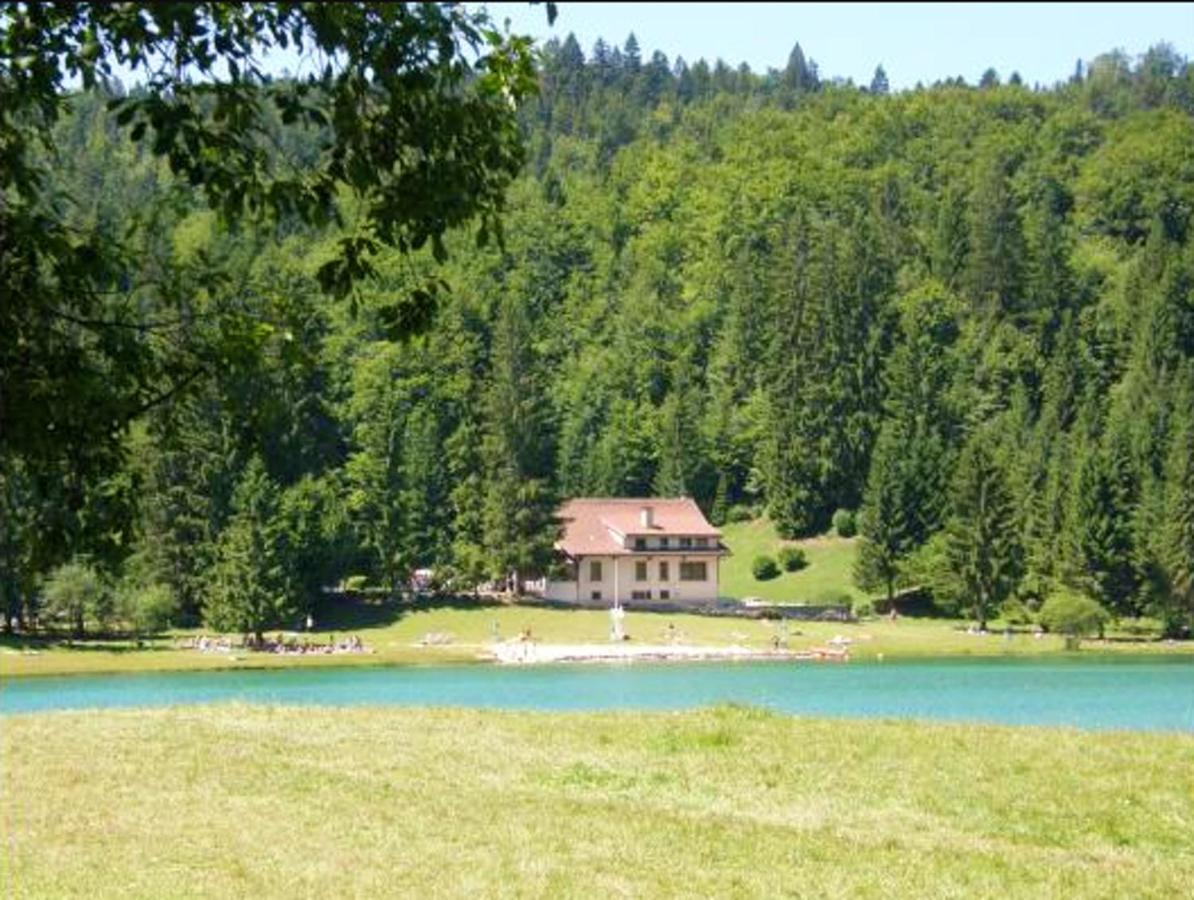 Maison Confortable Avec Vue Sur La Montagne A Charix Luaran gambar
